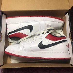 Air Jordan 1 Low White Gym Red Black Size 5.5 (GS) Or 7 Women’s
